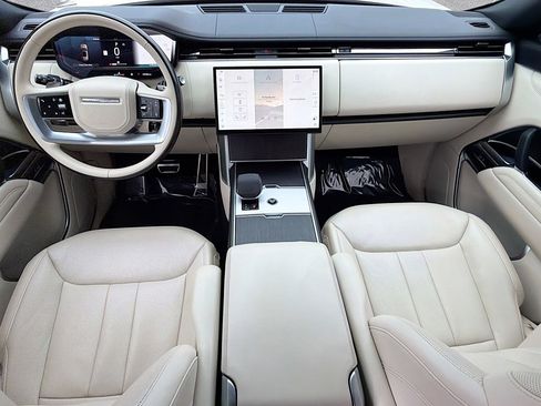Used 2024 Land Rover Range Rover SE image 13