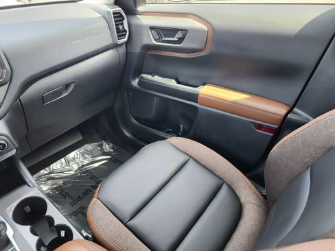 Certified 2025 Ford Bronco Sport Outer Banks w/ Outer Banks Tech Package+ AWD/4WD image 15