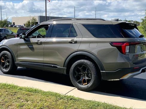 Used 2026 Ford Explorer Tremor w/ Tremor Ultimate Package AWD/4WD image 2