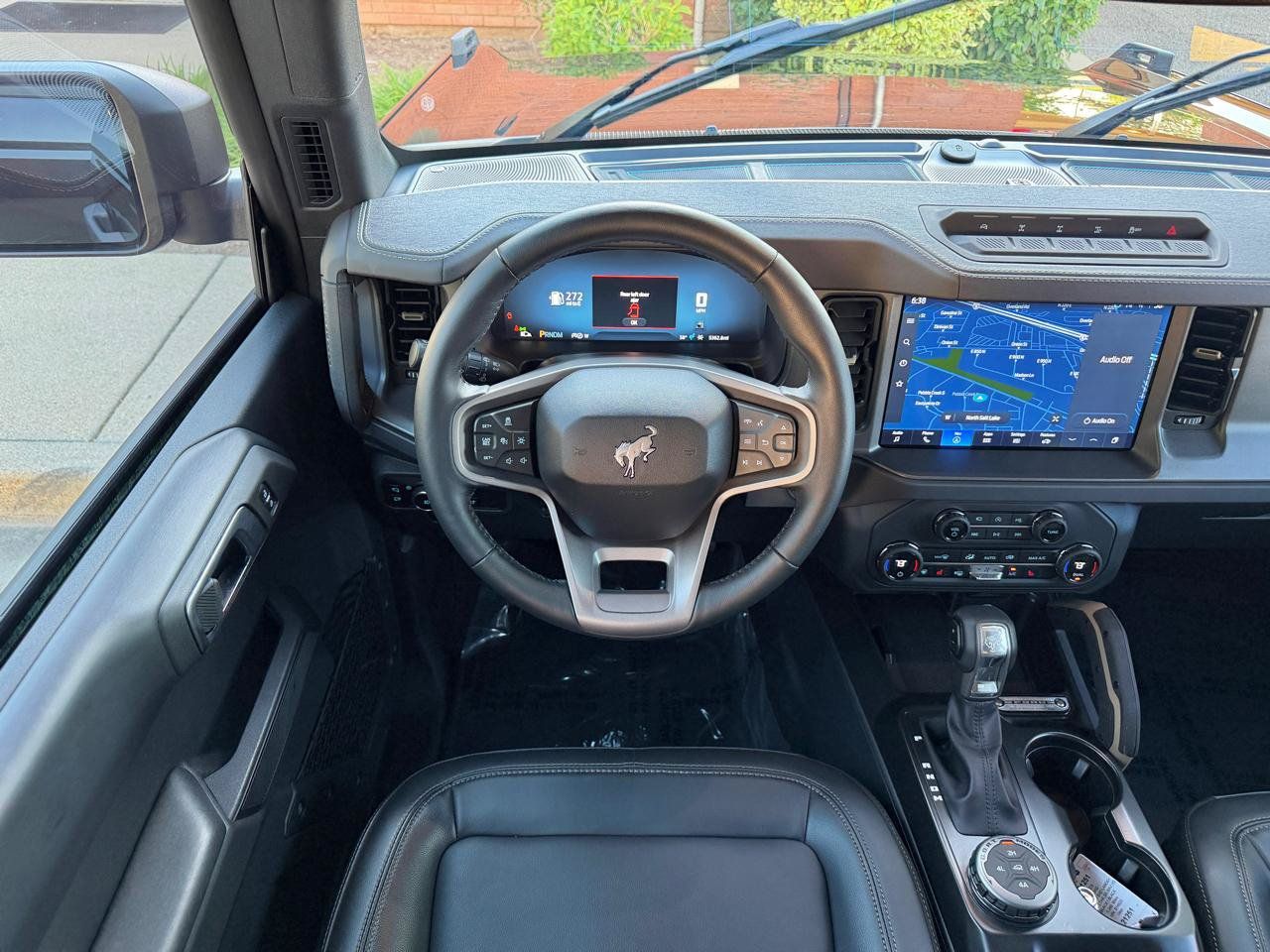 Used 2025 Ford Bronco Badlands AWD/4WD image 4