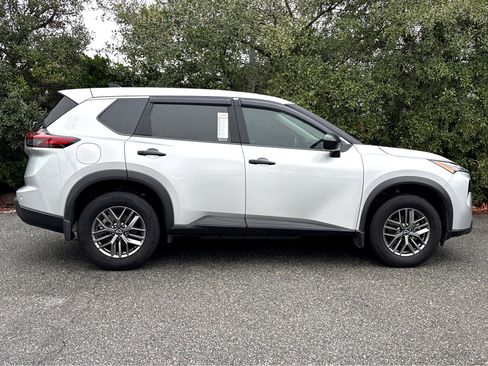 Certified 2024 Nissan Rogue S image 30