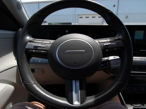 Used 2024 Hyundai Kona Limited AWD/4WD image 20