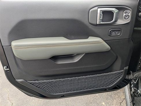 New 2026 Jeep Gladiator Mojave image 9