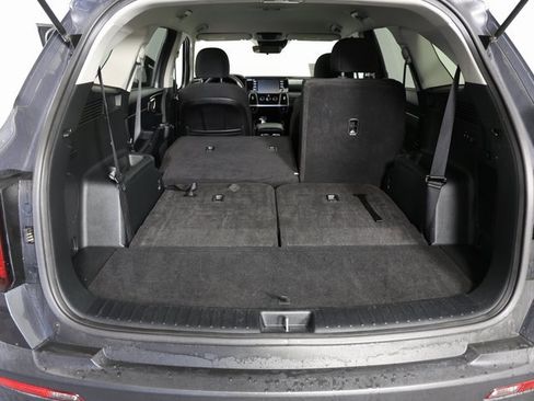 Used 2023 Kia Sorento LX image 8