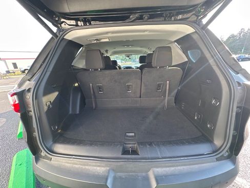 Used 2021 Chevrolet Traverse LT image 18