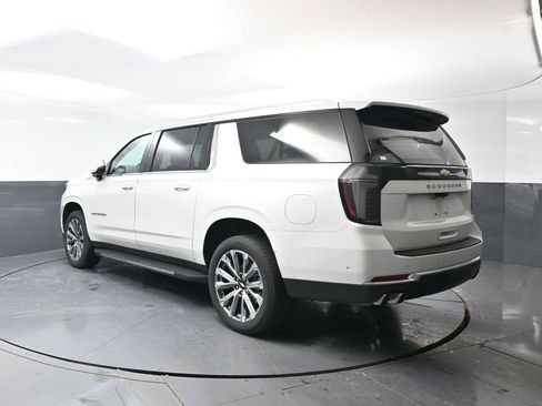 Used 2025 Chevrolet Suburban High Country AWD/4WD image 12