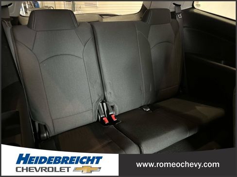 Used 2017 Chevrolet Traverse LT w/ Style and Technology Package FWD image 35