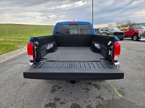 Used 2017 Toyota Tacoma SR5 w/ Tow Package image 26