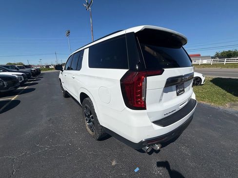 Used 2023 GMC Yukon XL AT4 w/ AT4 Premium Plus Package AWD/4WD image 6