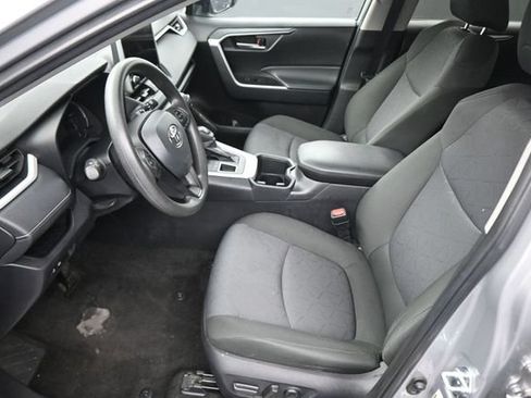 Used 2025 Toyota RAV4 XLE AWD/4WD image 21