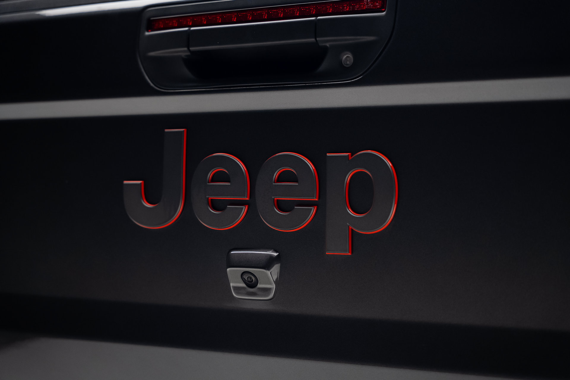Used 2025 Jeep Gladiator Mojave w/ Steel Bumper Group AWD/4WD image 31