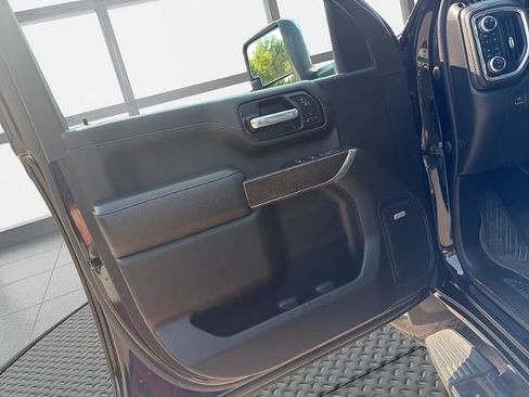 Used 2022 GMC Sierra 3500 Denali w/ Denali Ultimate Package AWD/4WD image 24