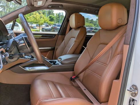 Certified 2023 Porsche Cayenne Turbo w/ Premium Package Plus AWD/4WD image 5