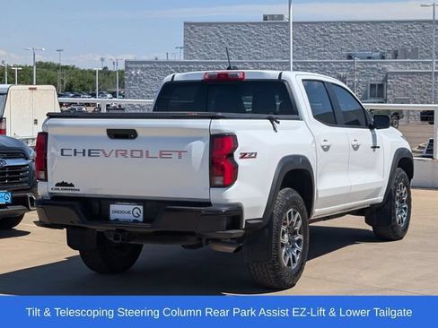 Used 2023 Chevrolet Colorado Z71 w/ Z71 Convenience Package 2 AWD/4WD image 3