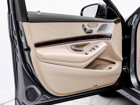 Used 2019 Mercedes-Benz S 560 4MATIC Sedan image 44