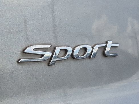 Used 2018 Hyundai Santa Fe Sport FWD image 29