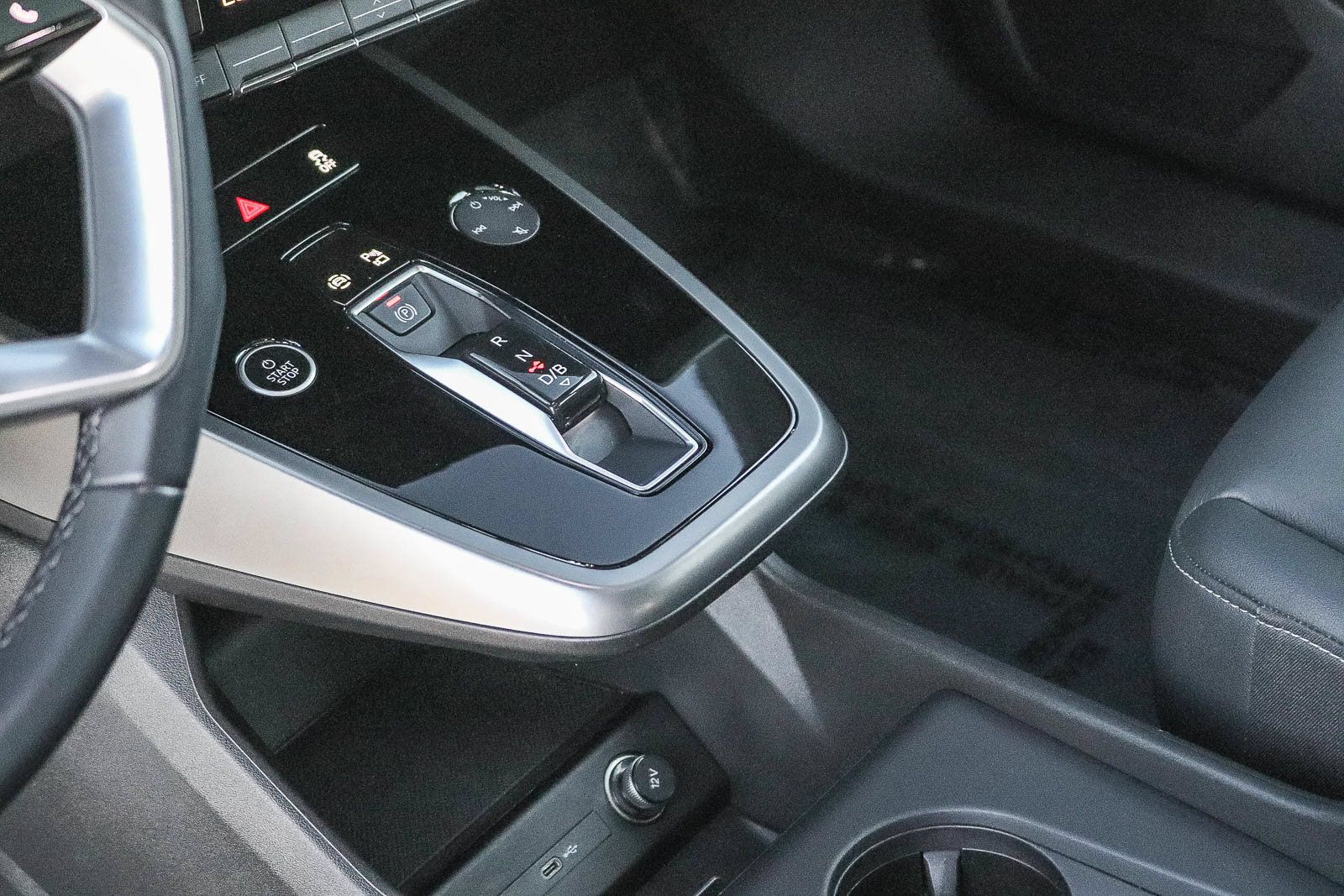 Used 2023 Audi Q4 e-tron Premium Plus w/ Premium Plus RWD image 16