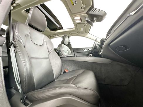 Used 2025 Volvo S60 B5 Core image 25