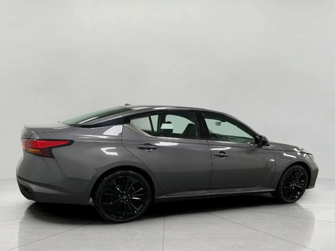 Used 2024 Nissan Altima 2.5 SR image 3