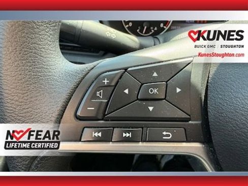 Used 2025 Nissan Altima 2.5 SV FWD image 25