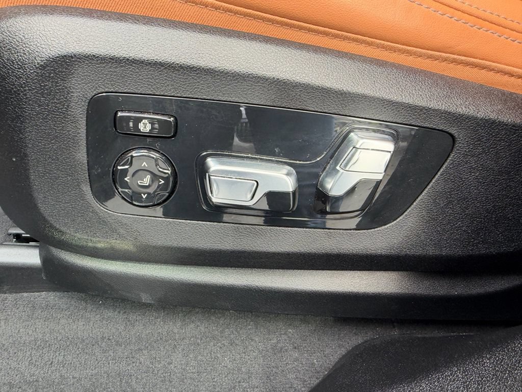Used 2023 BMW X6 M50i w/ Parking Assistance Package AWD/4WD image 11
