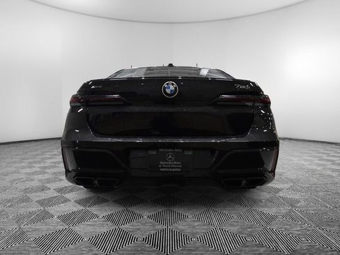 Used 2025 BMW 760i xDrive image 4