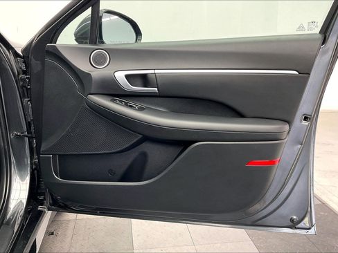 Used 2025 Hyundai Sonata SEL FWD image 25