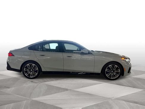 Used 2026 BMW 530i xDrive AWD/4WD image 9