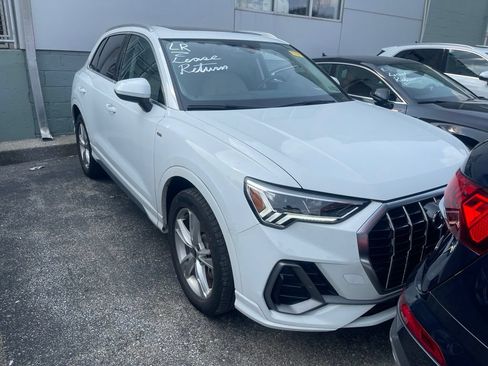 Used 2023 Audi Q3 2.0T Premium w/ Convenience Package AWD/4WD image 1