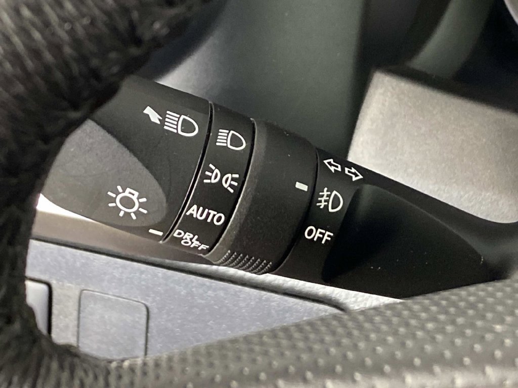 Used 2021 Toyota Tacoma SR5 AWD/4WD image 17