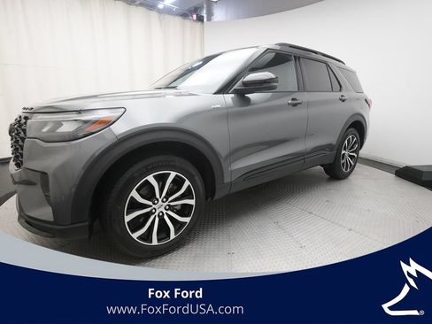 Used 2026 Ford Explorer ST-Line AWD/4WD image 1
