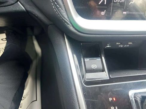 Used 2022 Subaru Outback Limited AWD/4WD image 13