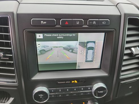 Used 2019 Ford Expedition Limited w/ Equipment Group 303A RWD image 16
