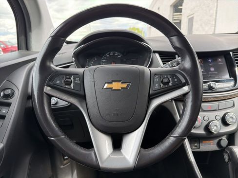 Used 2022 Chevrolet Trax LT w/ Driver Confidence Package image 10