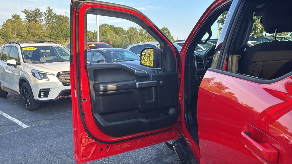 Used 2019 Ford F150 XLT w/ Equipment Group 302A Luxury AWD/4WD image 16