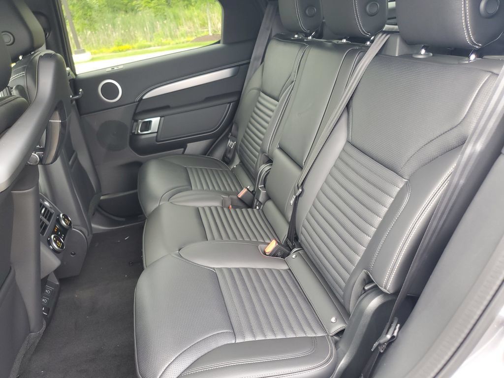 New 2026 Land Rover Discovery Limited Edition AWD/4WD image 31