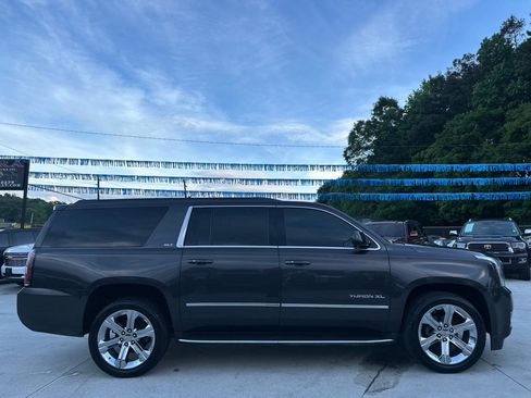 Used 2016 GMC Yukon XL SLT w/ Open Road Package RWD image 8
