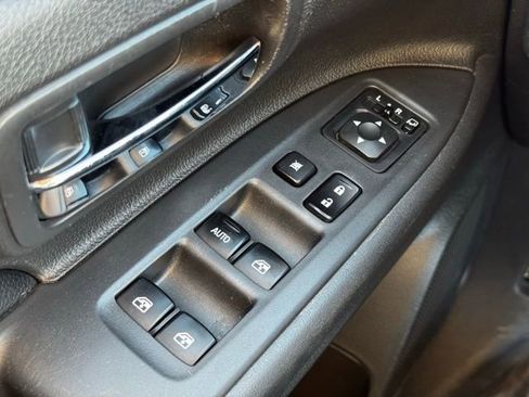 Used 2016 Mitsubishi Outlander SEL image 30