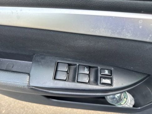 Used 2012 Subaru Legacy 2.5i Premium AWD/4WD image 8