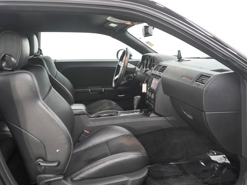 Used 2009 Dodge Challenger SRT8 w/ SRT Option Group II RWD image 11