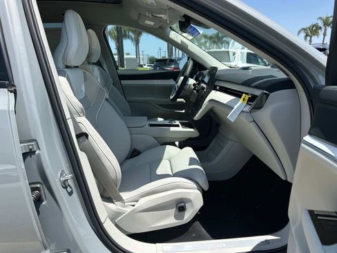 New 2025 Volvo EX90 Plus image 21
