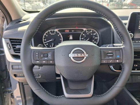 Used 2026 Nissan Rogue SV FWD image 17