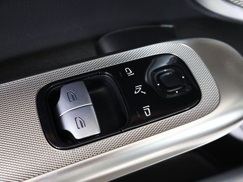 Used 2025 Mercedes-Benz CLE 300 4MATIC Coupe image 39