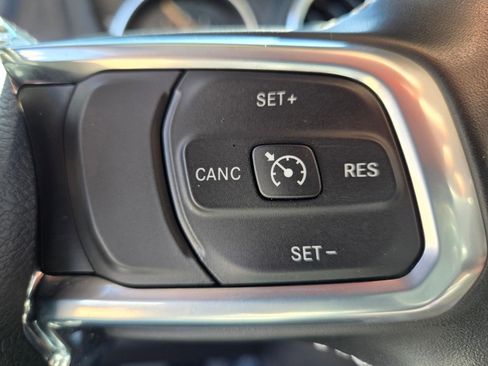 Used 2021 Jeep Gladiator Overland w/ Popular Equipment Package image 16