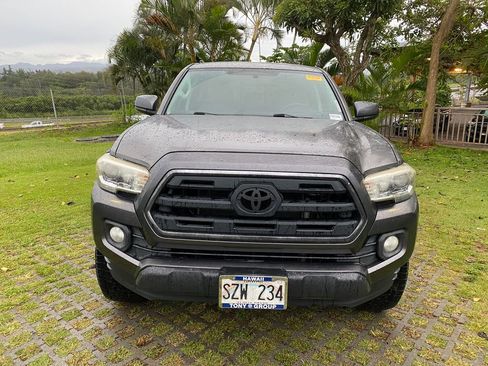 Used 2016 Toyota Tacoma SR5 image 2