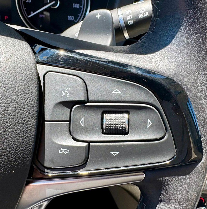 Used 2023 Buick Enclave Essence w/ Experience Buick Package FWD image 21