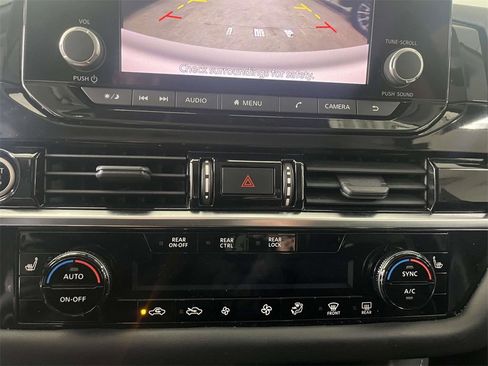 Used 2022 Nissan Pathfinder SV image 20