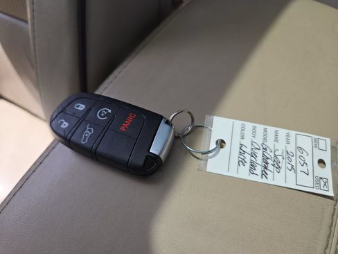 Used 2015 Jeep Grand Cherokee Overland w/ Advanced Technology Group AWD/4WD image 31