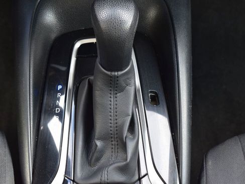 Used 2021 Toyota Corolla LE image 30