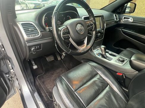 Used 2018 Jeep Grand Cherokee Limited w/ Luxury Group II image 23